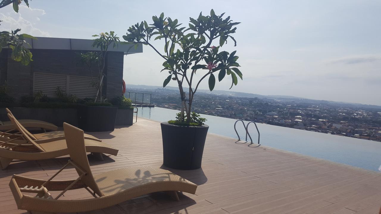 Pinnacle Apartment Pandanaran Semarang Dış mekan fotoğraf