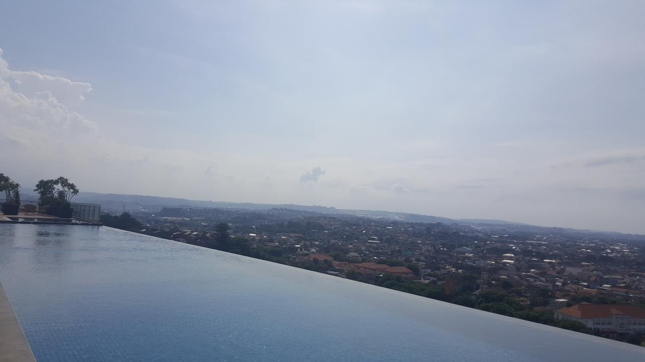 Pinnacle Apartment Pandanaran Semarang Dış mekan fotoğraf